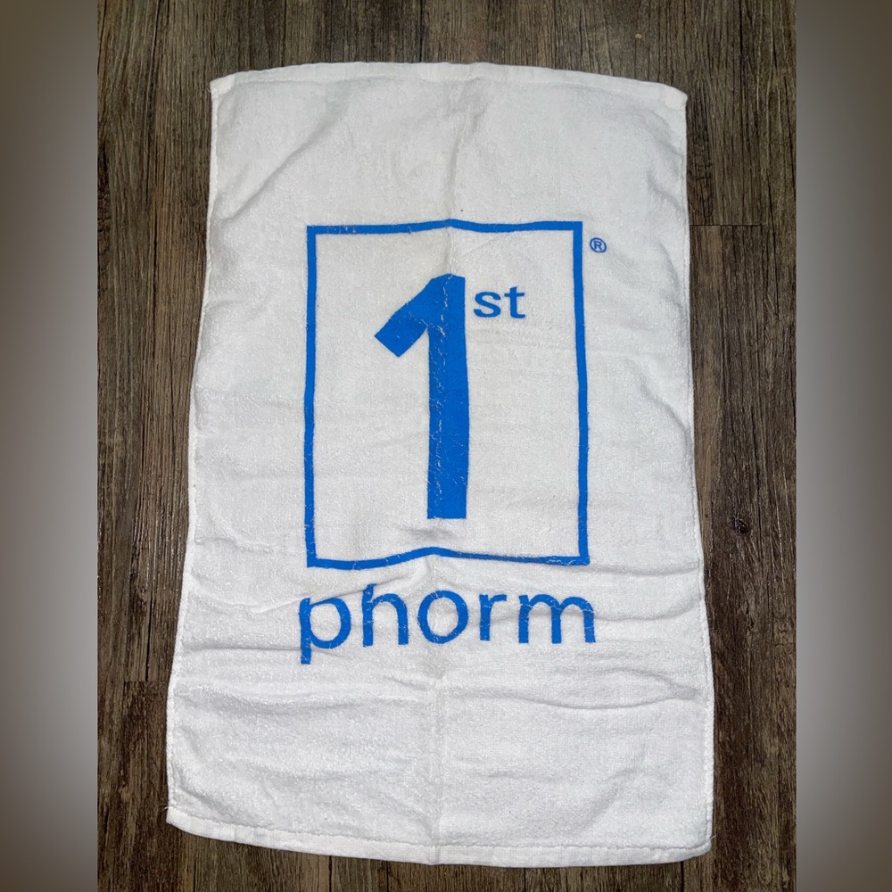 NWOT 1st Phorm gym hand towel blue and white